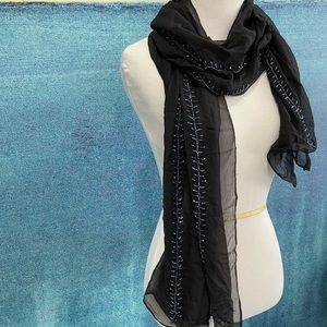 Black Tilo scarf with beaded design